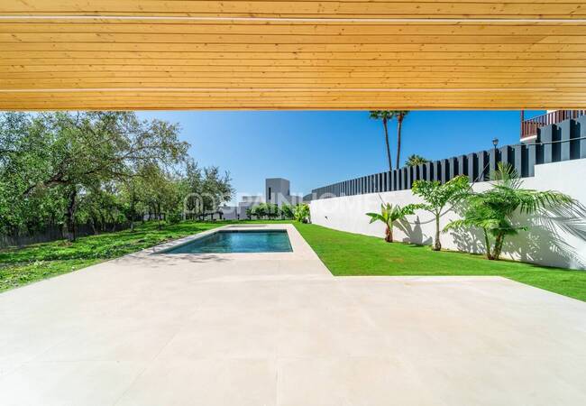 Villa De 5 Dormitorios Con Piscina Y Jacuzzi En Benalmádena 8