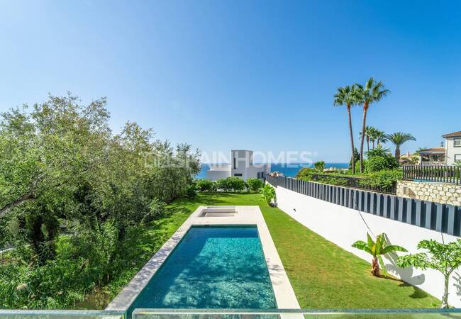 Villa De 5 Dormitorios Con Piscina Y Jacuzzi En Benalmádena 6