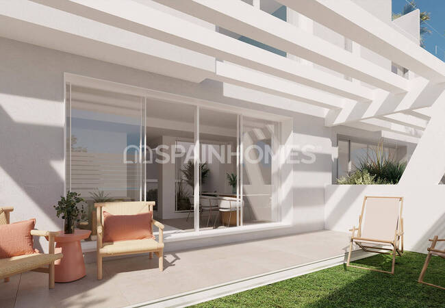 Málaga Estepona'da Plaja Yakın Sitede Şık Tasarımlı Evler 3