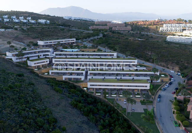 Elegant Houses 2 Km From the Sea in Manilva 1