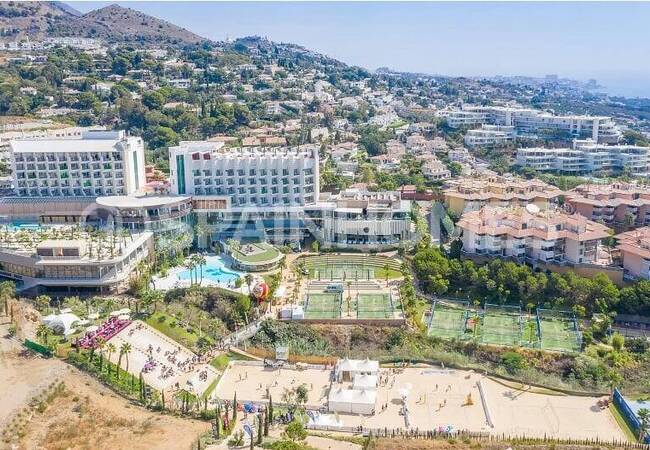 Málaga Fuengirola’da Havuzlu Sitede Teraslı 2+1 Daire 13