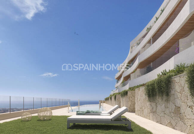 2 and 3-bedroom Flats in a Complex with Pool in Málaga 7