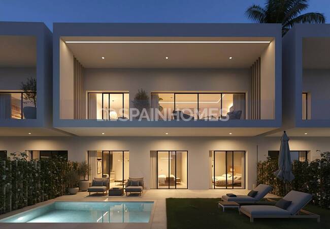 Malaga Casares'te Plaja 500 M Mesafede Şık Evler 5