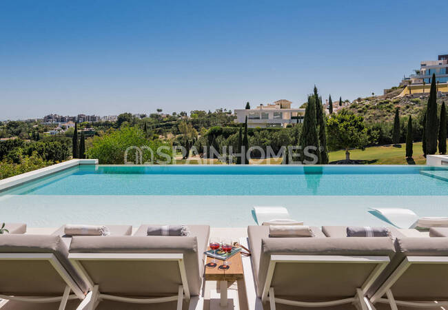 Luxurious Sea and Golf Views Villa with Pool in Benahavís 8