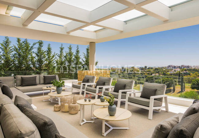 Luxurious Sea and Golf Views Villa with Pool in Benahavís 1