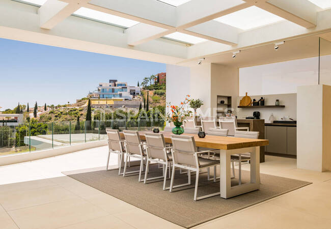 Luxurious Sea and Golf Views Villa with Pool in Benahavís 3