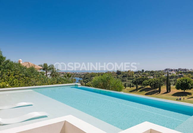 Luxurious Sea and Golf Views Villa with Pool in Benahavís 6