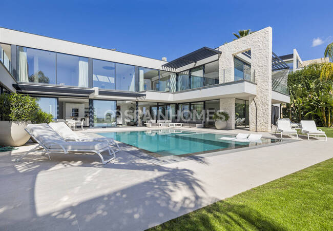 Villa Con Vistas Al Mar En Venta Con Piscina En Benahavís 1