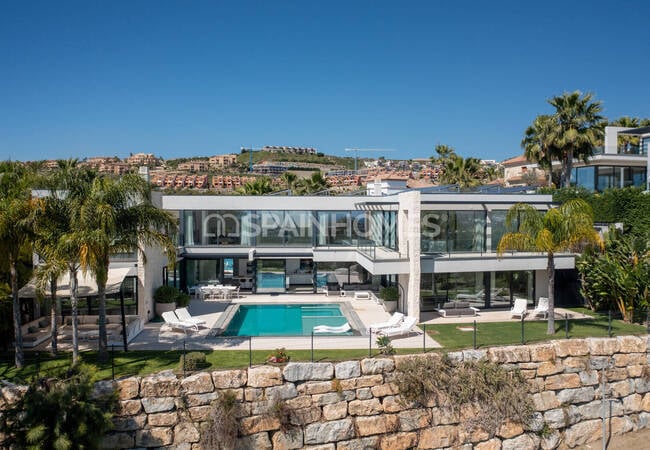 Villa Con Vistas Al Mar En Venta Con Piscina En Benahavís 3