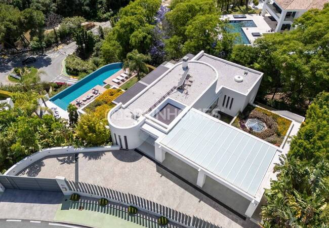 Casa De 6 Dormitorios Con Piscina Y Jardín En Benahavís 4