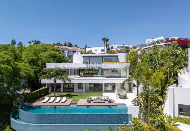 Casa De 6 Dormitorios Con Piscina Y Jardín En Benahavís