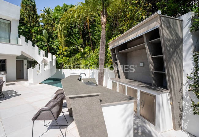 Casa De 6 Dormitorios Con Piscina Y Jardín En Benahavís 14