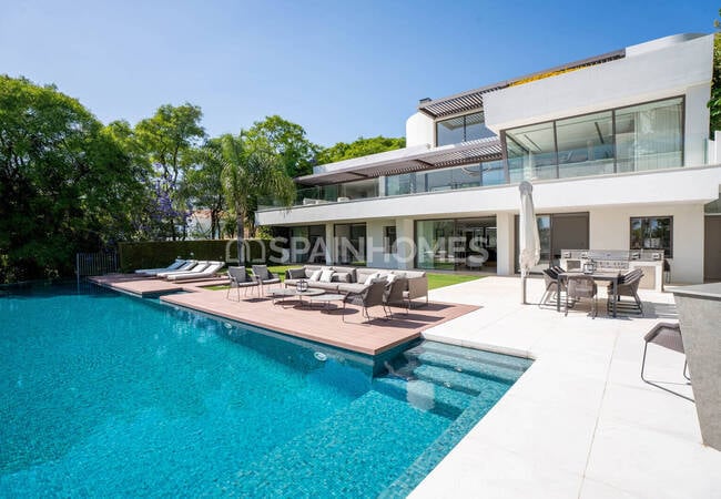 Casa De 6 Dormitorios Con Piscina Y Jardín En Benahavís 1