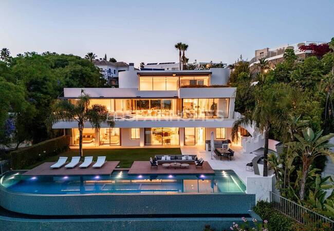 Casa De 6 Dormitorios Con Piscina Y Jardín En Benahavís 7