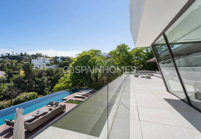 Casa De 6 Dormitorios Con Piscina Y Jardín En Benahavís 10