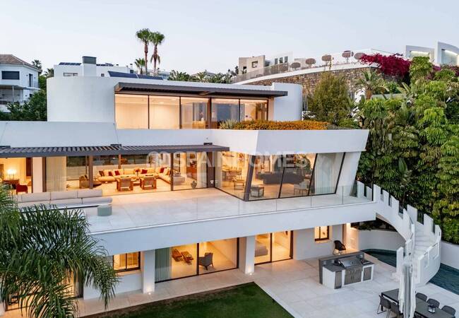 Casa De 6 Dormitorios Con Piscina Y Jardín En Benahavís 5