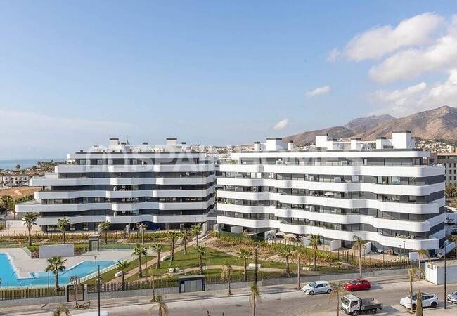 Apartamento De 3 Dormitorios Frente Al Mar En Torremolinos Málaga 1