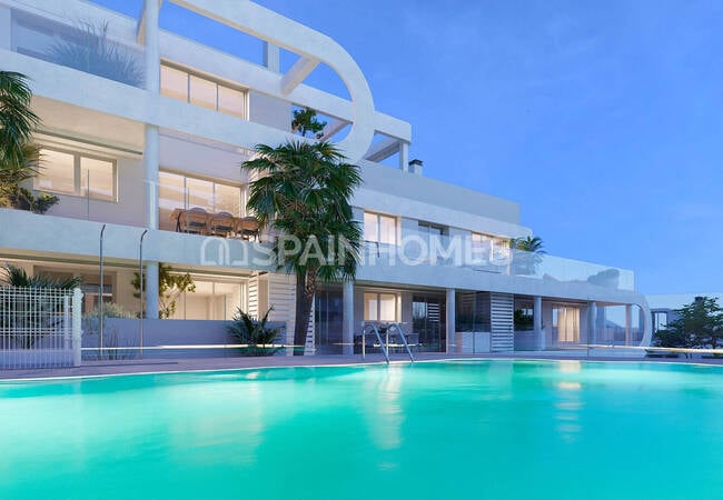 Stylish Sea View Flats with Amenities in Estepona 4