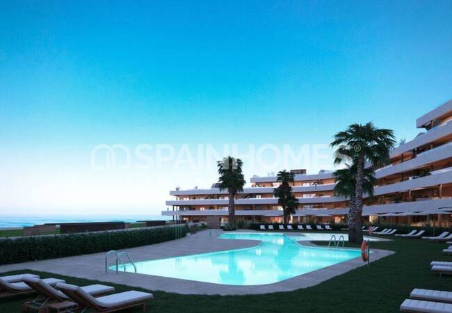 Sea View Apartments with Shared Pool and Gym in Manilva 4