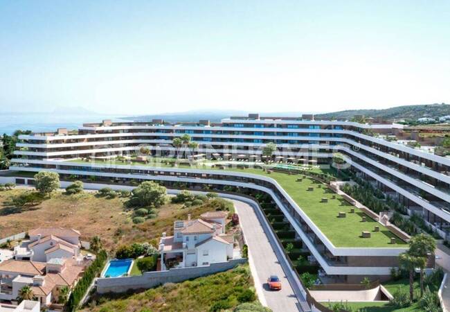 Sea View Apartments with Shared Pool and Gym in Manilva 2