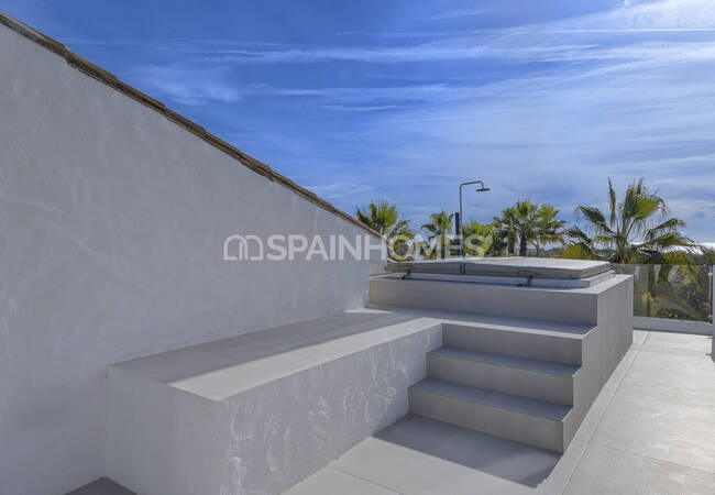 Spacious Apartments and Penthouses in Estepona El Paraíso 4