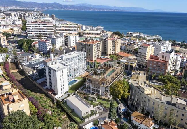Apartments with Rooftop Pool in Torremolinos Málaga 1
