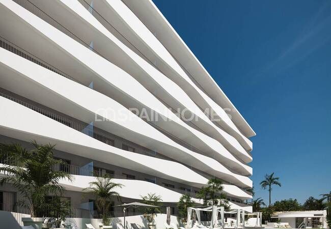 Málaga Fuengirola'da Deniz Manzaralı Satılık Şık Daireler 1