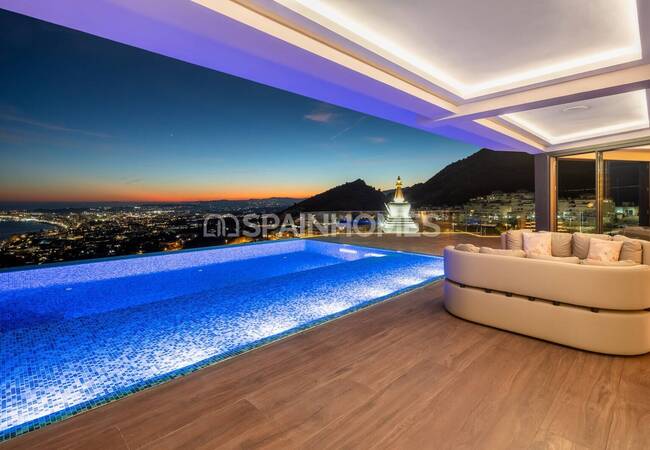 Freistehende Villa Mit Atemberaubendem Meerblick In Benalmádena 11