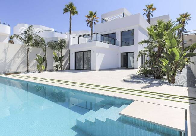 Quesada Alicante’de Zarif Tasarımlı Müstakil Villa