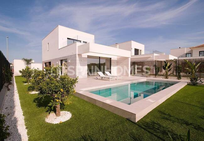 Private Villas with Pool in Los Montesinos Next to Park 1