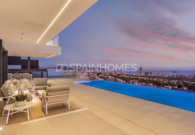 Luxury Villas with Swimming Pool Overlooking Benidorm on Costa Blanca