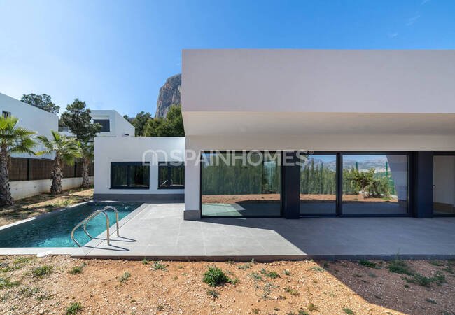 Detached Villas with Great Views Located Near Benidorm City. 5