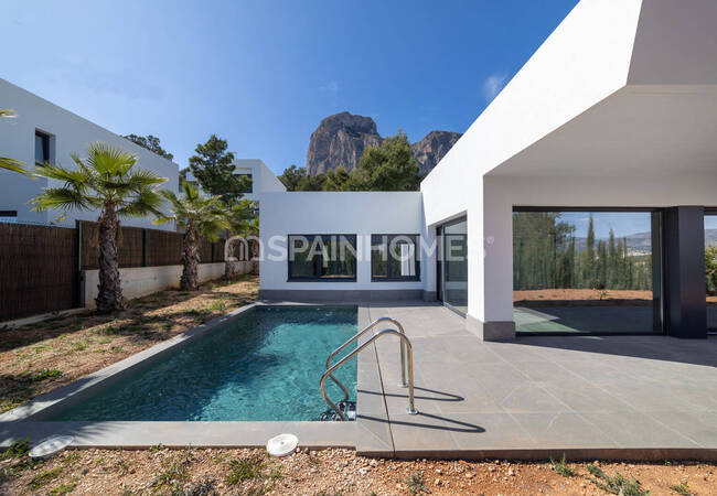 Detached Villas with Great Views Located Near Benidorm City. 2