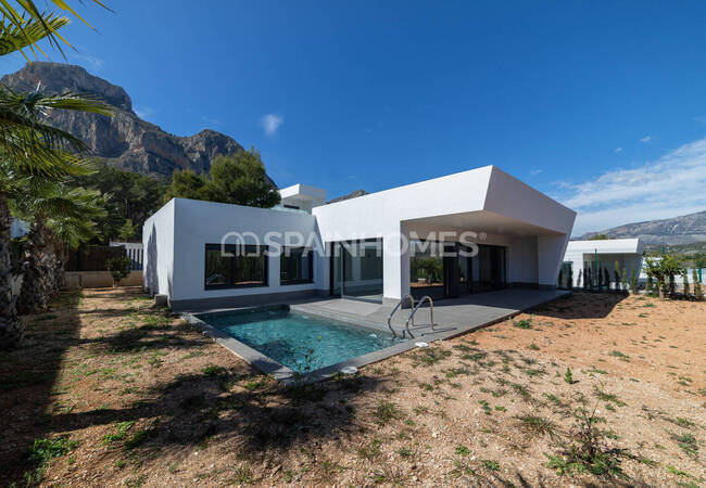Detached Villas with Great Views Located Near Benidorm City. 3