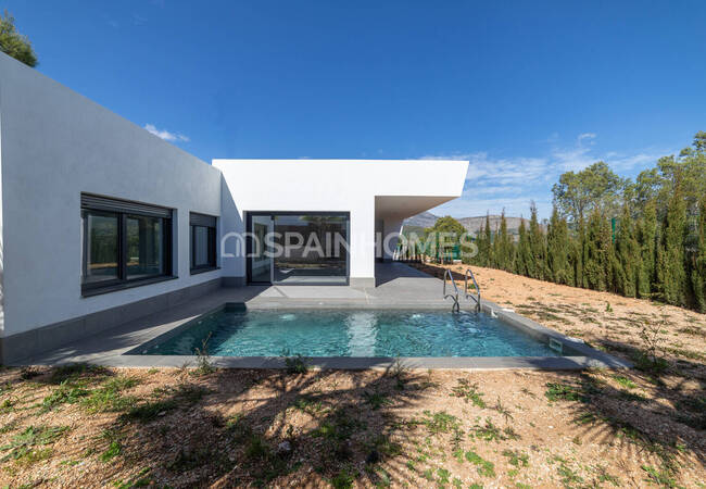 Detached Villas with Great Views Located Near Benidorm City. 4