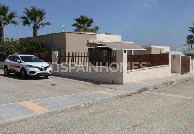Fully Furnished and Decorated Golf Villa in Orihuela 4