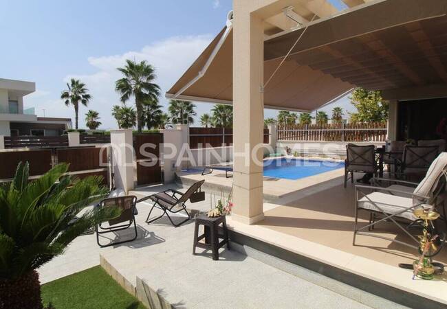 Fully Furnished and Decorated Golf Villa in Orihuela 1
