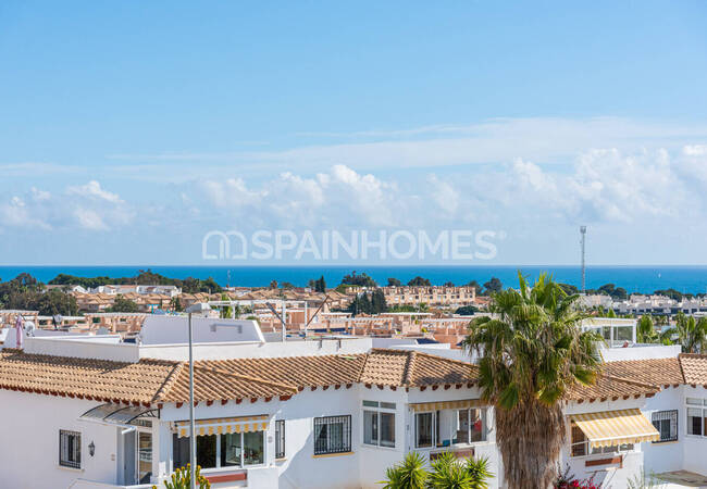 Современные Отдельные Виллы в Ориуэле с Бассейном и Солярием 12