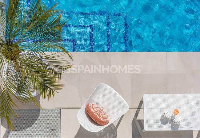 Современные Отдельные Виллы в Ориуэле с Бассейном и Солярием 10