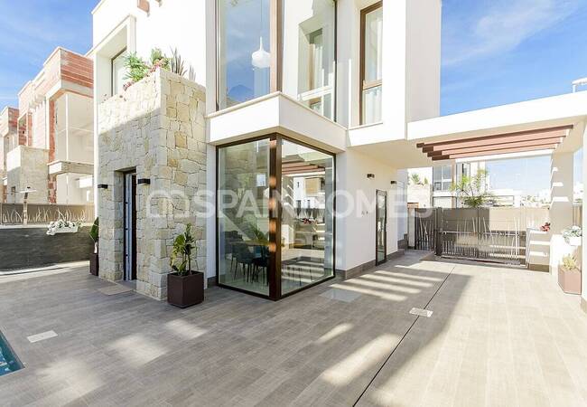 Exclusivos Chalets De 3 Dormitorios En La Costa Blanca 1
