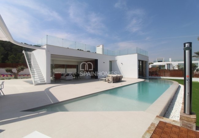 Costa Blanca'da Tam Donanımlı Satışa Hazır Villa 11