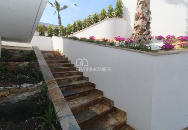 Costa Blanca'da Tam Donanımlı Satışa Hazır Villa 10