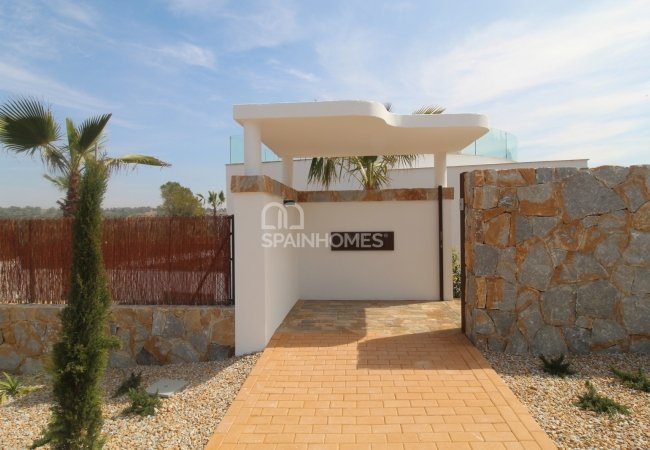 Costa Blanca'da Tam Donanımlı Satışa Hazır Villa 25