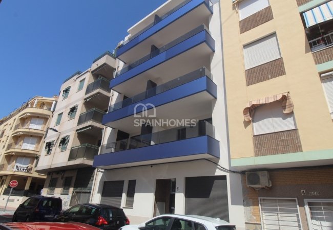 Torrevieja Alicante'de Çatı Havuzlu ve Mahzenli Daireler 4