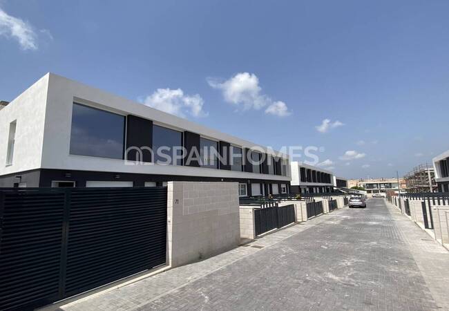 Modern Gestaltete Duplex-häuser In Gran Alacant 1