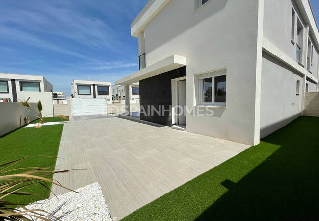 Semi-detached Houses with Private Pool in El Gran Alcant 3