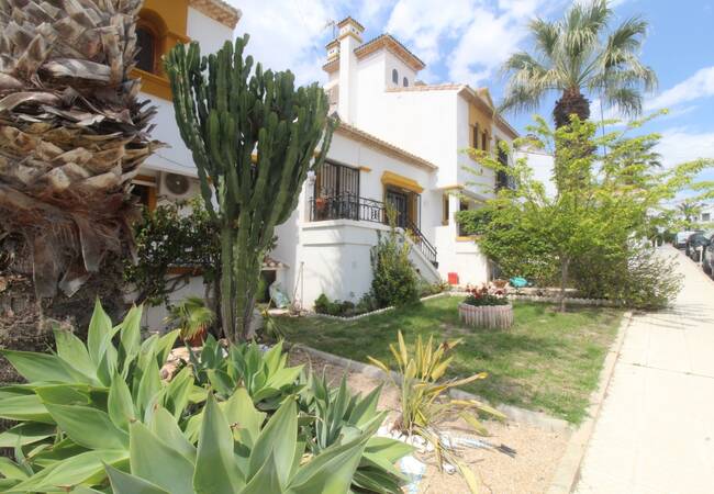 Casa Con Estudio Independiente En Venta En Villamartin 1