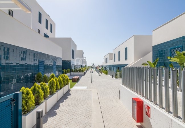 Ready to Move-in Apartments for Sale in Playa Flamenca