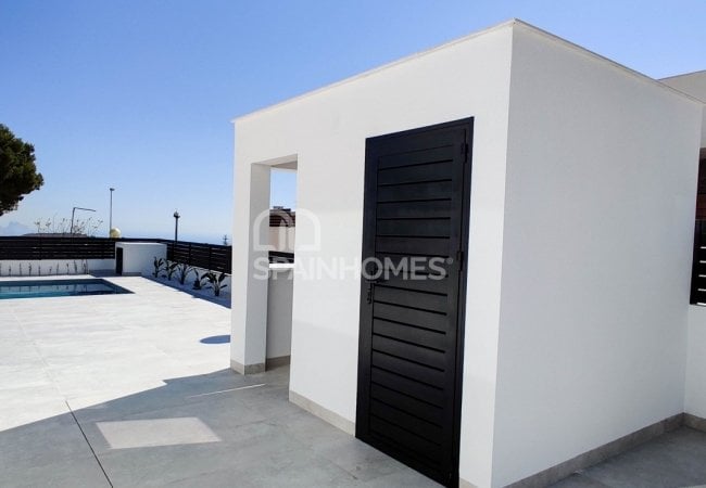 Polop Valencia'da Modern Tasarımlı Aydınlık Villalar