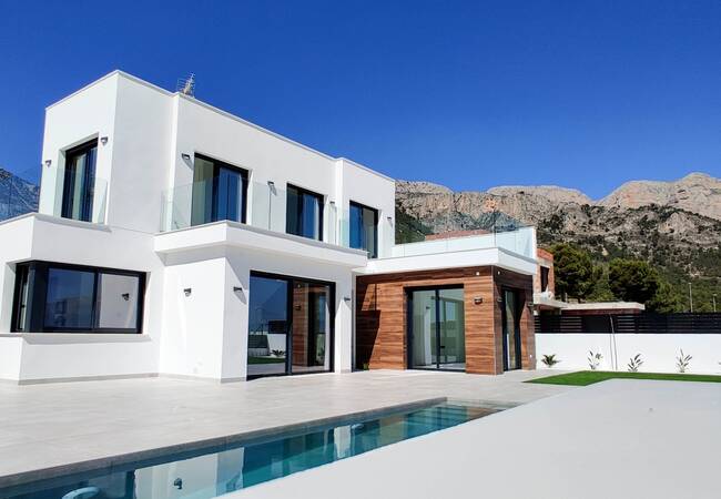 Modern Villas with Private Pool in a Great Location in Polop 1